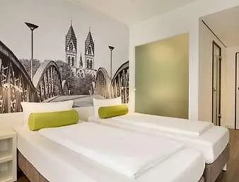 Hotel Super 8 3*