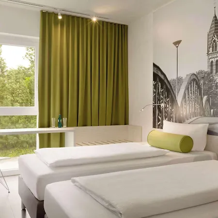 Otel Super 8 Freiburg im Breisgau