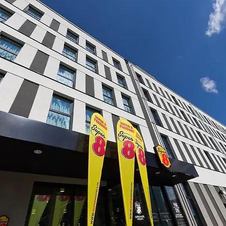 Super 8 Otel Freiburg im Breisgau
