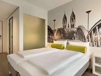 Hotel Premier Inn Freiburg City Nord 3*