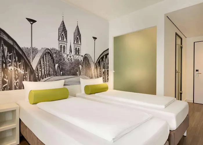 Premier Inn Freiburg City Nord 3*