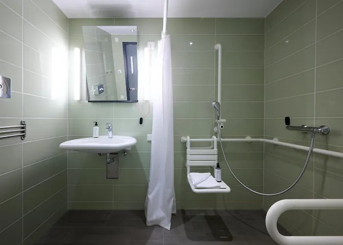 Otel Premier Inn Freiburg City Nord 3*