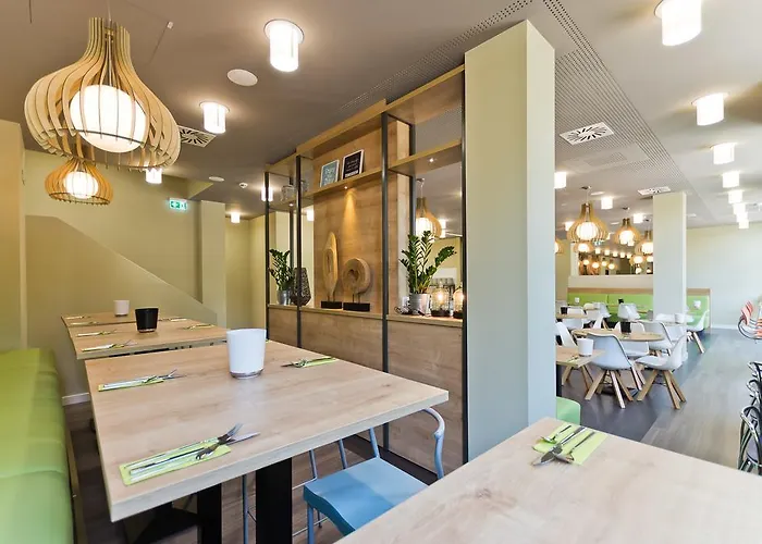 슈퍼 8 프라이부르크 호텔 3*